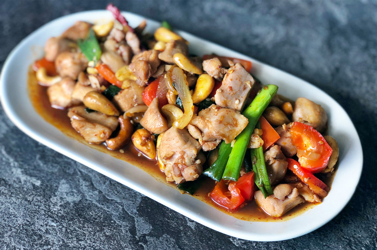 ChickenPork cashew nut GaiMoo Pad Med Mamung Himmaphan